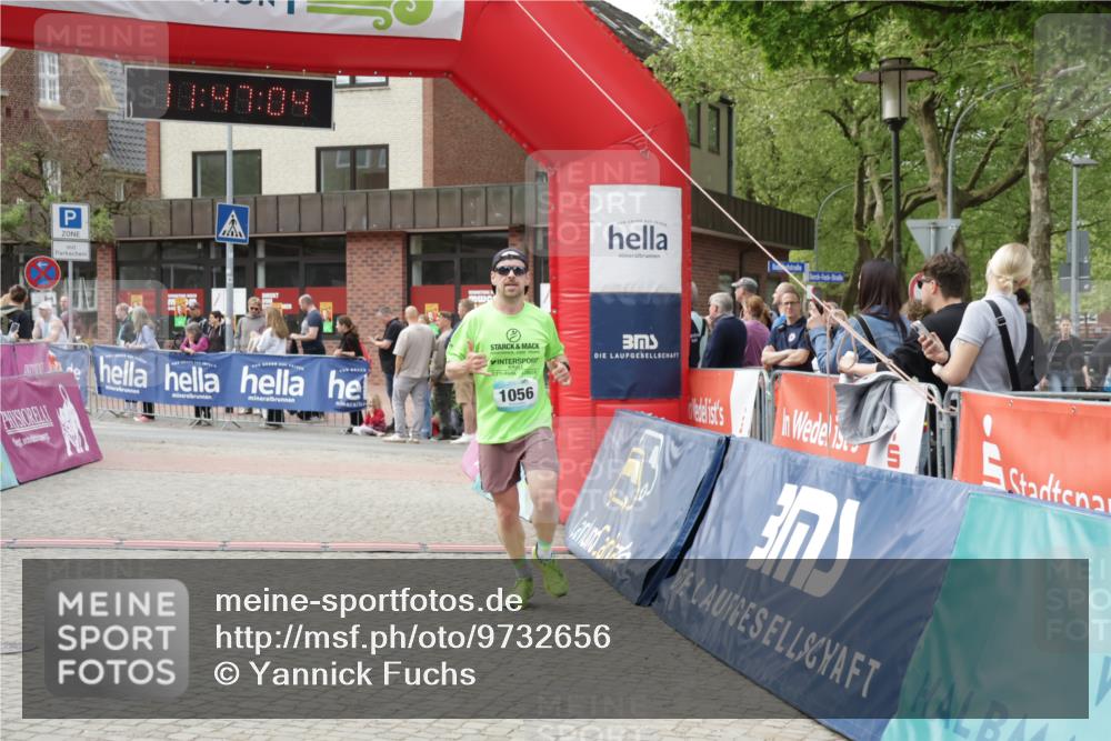 10.05.2026 - 8. Wedeler Halbmarathon Yannick Fuchs http://msf.ph/oto/9732656 10.05.2026 11:47:02 Ziel 761, 1056 meine-sportfotos.de