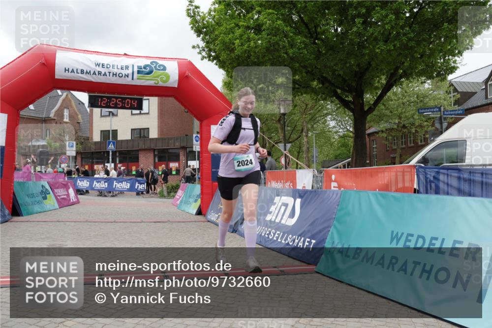 10.05.2026 - 8. Wedeler Halbmarathon Yannick Fuchs http://msf.ph/oto/9732660 10.05.2026 12:25:02 Ziel 2024 meine-sportfotos.de