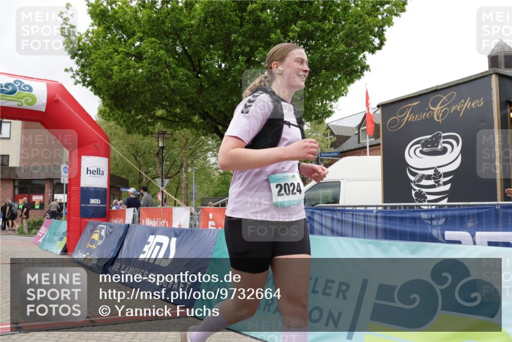 10.05.2026 - 8. Wedeler Halbmarathon Yannick Fuchs http://msf.ph/oto/9732664 10.05.2026 12:25:03 Ziel 2024 meine-sportfotos.de