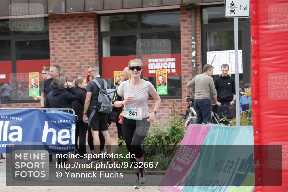 10.05.2026 - 8. Wedeler Halbmarathon Yannick Fuchs http://msf.ph/oto/9732667 10.05.2026 12:25:10 Ziel 241 meine-sportfotos.de