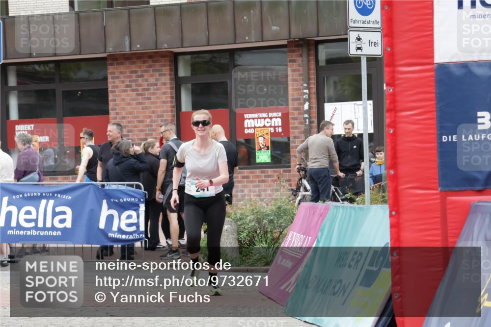 10.05.2026 - 8. Wedeler Halbmarathon Yannick Fuchs http://msf.ph/oto/9732671 10.05.2026 12:25:10 Ziel 241 meine-sportfotos.de