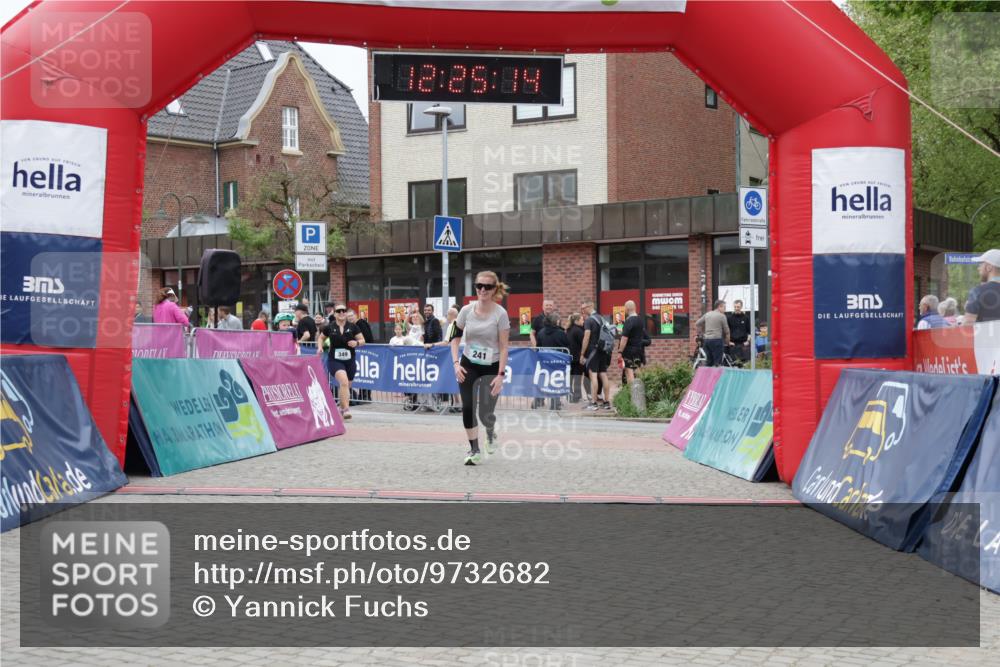 10.05.2026 - 8. Wedeler Halbmarathon Yannick Fuchs http://msf.ph/oto/9732682 10.05.2026 12:25:12 Ziel 241, 349 meine-sportfotos.de