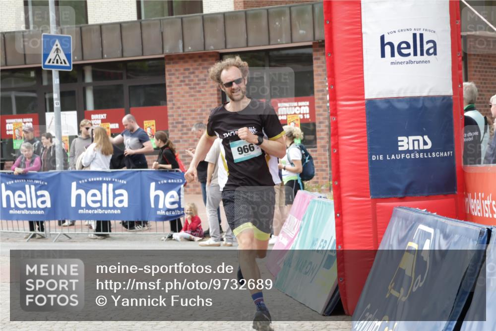 10.05.2026 - 8. Wedeler Halbmarathon Yannick Fuchs http://msf.ph/oto/9732689 10.05.2026 11:47:08 Ziel 853, 966 meine-sportfotos.de