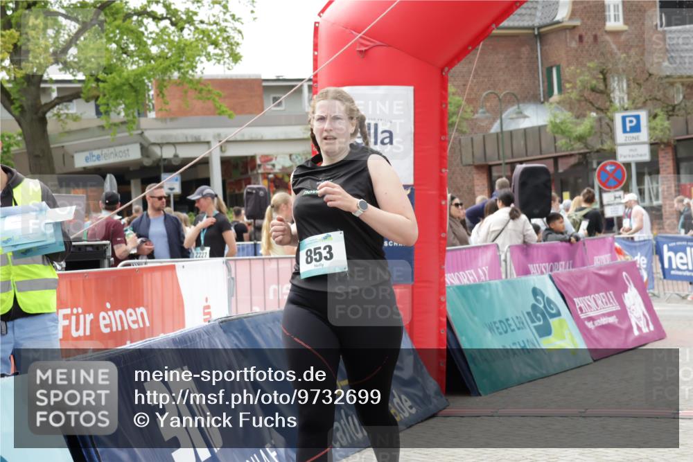 10.05.2026 - 8. Wedeler Halbmarathon Yannick Fuchs http://msf.ph/oto/9732699 10.05.2026 11:47:10 Ziel 853, 966 meine-sportfotos.de