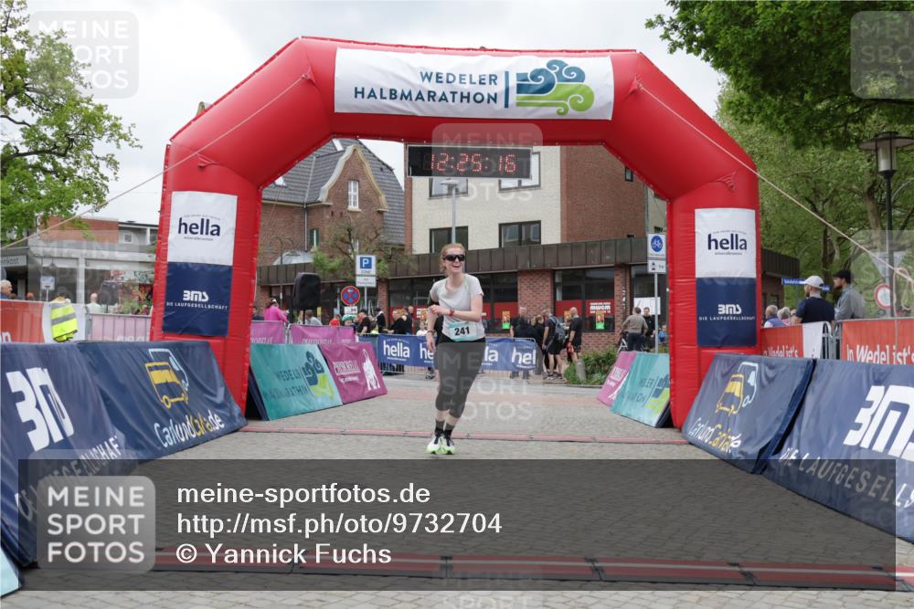 10.05.2026 - 8. Wedeler Halbmarathon Yannick Fuchs http://msf.ph/oto/9732704 10.05.2026 12:25:14 Ziel 241, 349 meine-sportfotos.de