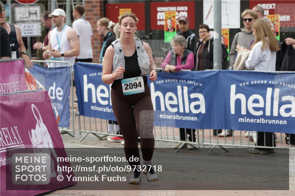 10.05.2026 - 8. Wedeler Halbmarathon Yannick Fuchs http://msf.ph/oto/9732718 10.05.2026 11:47:13 Ziel 14, 853, 966, 2094 meine-sportfotos.de