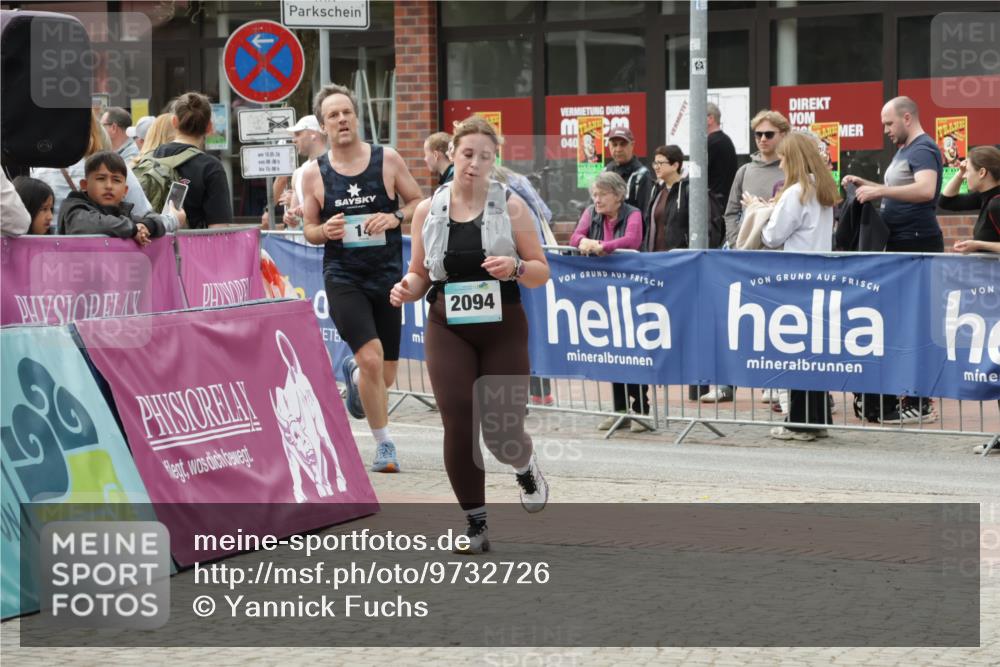 10.05.2026 - 8. Wedeler Halbmarathon Yannick Fuchs http://msf.ph/oto/9732726 10.05.2026 11:47:14 Ziel 14, 853, 966, 2094 meine-sportfotos.de