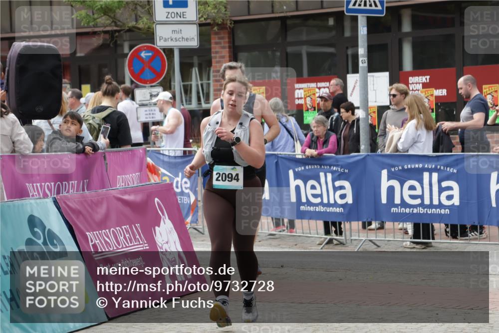 10.05.2026 - 8. Wedeler Halbmarathon Yannick Fuchs http://msf.ph/oto/9732728 10.05.2026 11:47:15 Ziel 14, 332, 853, 2094 meine-sportfotos.de