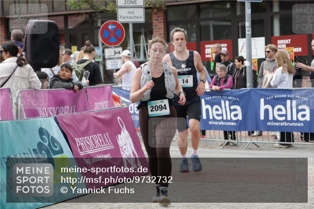 10.05.2026 - 8. Wedeler Halbmarathon Yannick Fuchs http://msf.ph/oto/9732732 10.05.2026 11:47:15 Ziel 14, 332, 853, 2094 meine-sportfotos.de