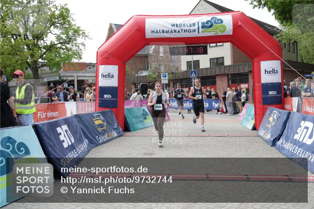 10.05.2026 - 8. Wedeler Halbmarathon Yannick Fuchs http://msf.ph/oto/9732744 10.05.2026 11:47:16 Ziel 14, 332, 2094 meine-sportfotos.de
