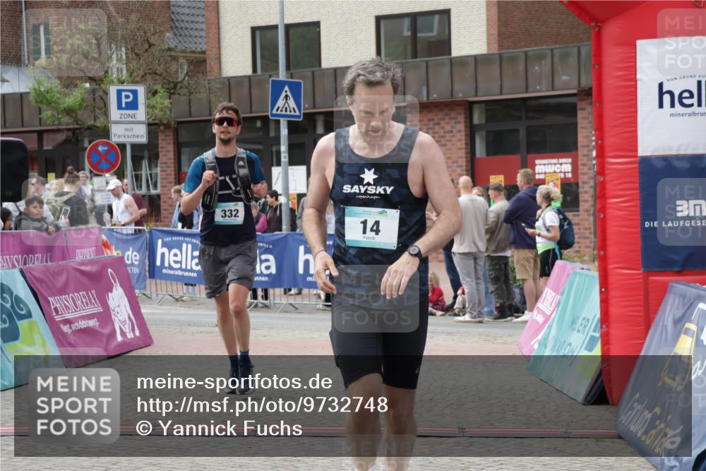 10.05.2026 - 8. Wedeler Halbmarathon Yannick Fuchs http://msf.ph/oto/9732748 10.05.2026 11:47:18 Ziel 14, 332, 2094 meine-sportfotos.de