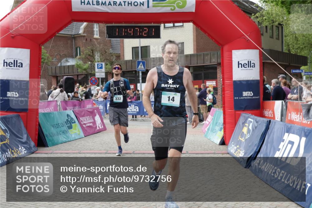 10.05.2026 - 8. Wedeler Halbmarathon Yannick Fuchs http://msf.ph/oto/9732756 10.05.2026 11:47:19 Ziel 14, 332, 2094 meine-sportfotos.de