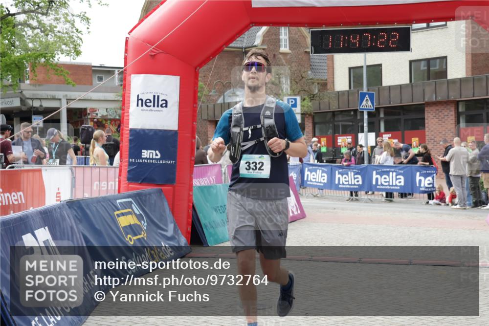 10.05.2026 - 8. Wedeler Halbmarathon Yannick Fuchs http://msf.ph/oto/9732764 10.05.2026 11:47:20 Ziel 14, 332, 2094 meine-sportfotos.de
