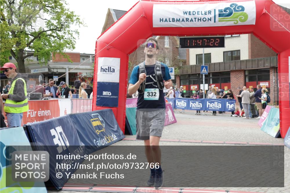 10.05.2026 - 8. Wedeler Halbmarathon Yannick Fuchs http://msf.ph/oto/9732766 10.05.2026 11:47:20 Ziel 14, 332, 2094 meine-sportfotos.de