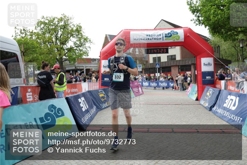 10.05.2026 - 8. Wedeler Halbmarathon Yannick Fuchs http://msf.ph/oto/9732773 10.05.2026 11:47:21 Ziel 14, 332, 2094 meine-sportfotos.de