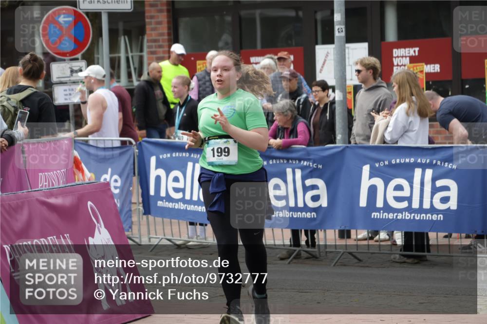 10.05.2026 - 8. Wedeler Halbmarathon Yannick Fuchs http://msf.ph/oto/9732777 10.05.2026 11:47:24 Ziel 199, 332 meine-sportfotos.de