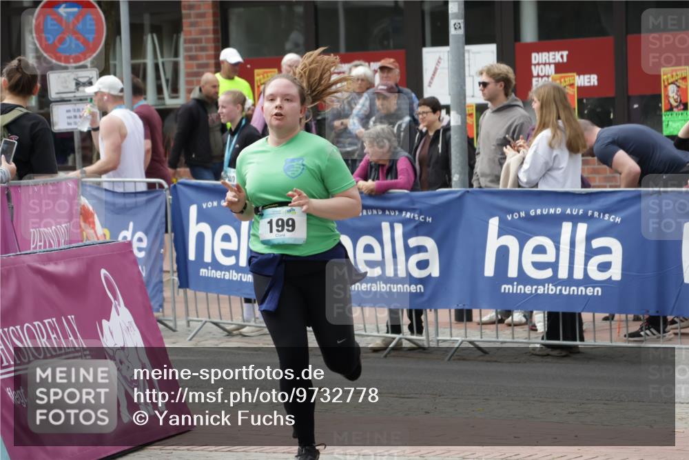 10.05.2026 - 8. Wedeler Halbmarathon Yannick Fuchs http://msf.ph/oto/9732778 10.05.2026 11:47:25 Ziel 160, 199, 332 meine-sportfotos.de