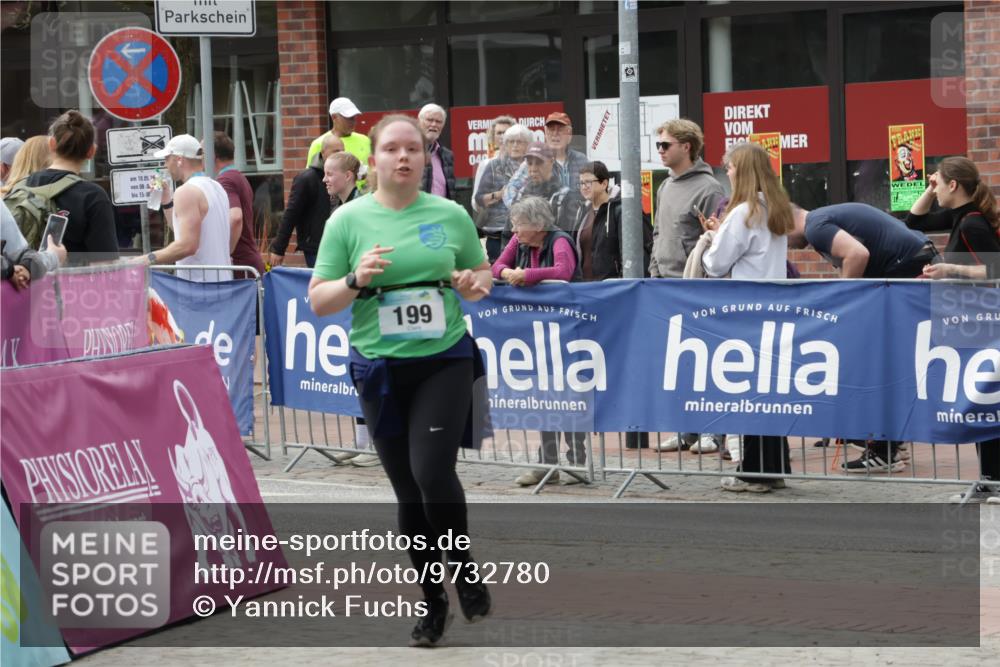 10.05.2026 - 8. Wedeler Halbmarathon Yannick Fuchs http://msf.ph/oto/9732780 10.05.2026 11:47:25 Ziel 160, 199, 332 meine-sportfotos.de