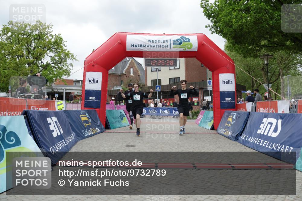 10.05.2026 - 8. Wedeler Halbmarathon Yannick Fuchs http://msf.ph/oto/9732789 10.05.2026 12:25:26 Ziel 427, 445, 501 meine-sportfotos.de