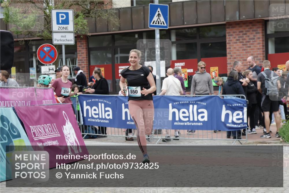10.05.2026 - 8. Wedeler Halbmarathon Yannick Fuchs http://msf.ph/oto/9732825 10.05.2026 12:25:42 Ziel 314, 550 meine-sportfotos.de