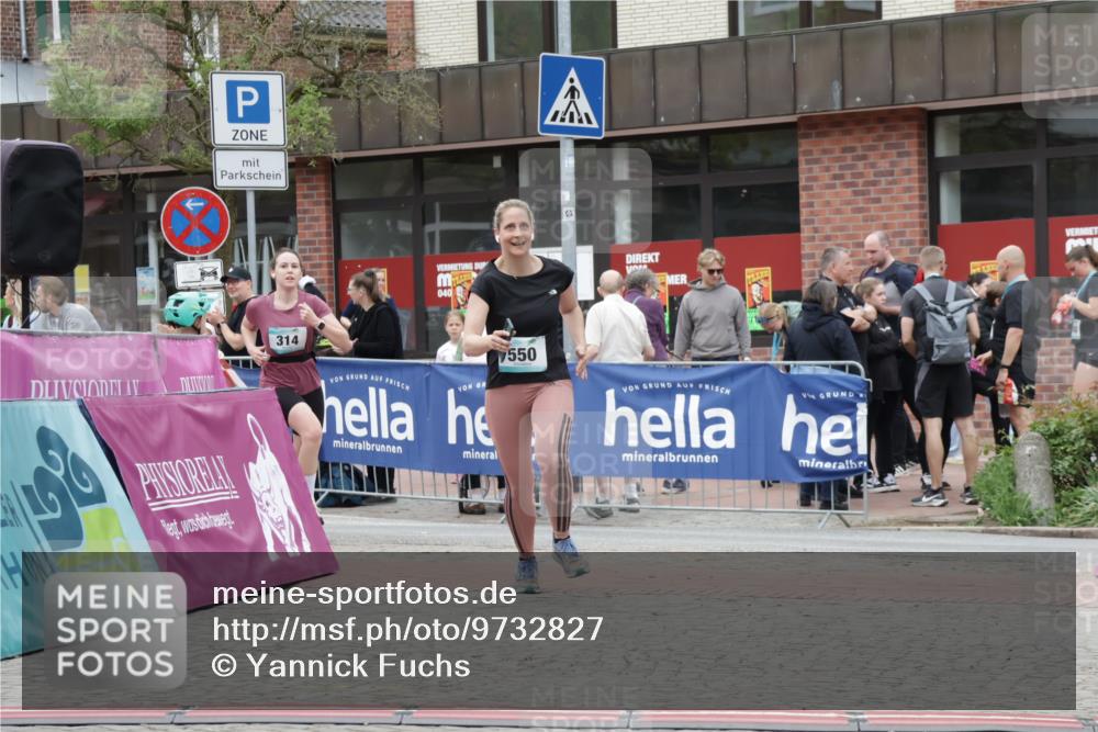 10.05.2026 - 8. Wedeler Halbmarathon Yannick Fuchs http://msf.ph/oto/9732827 10.05.2026 12:25:42 Ziel 314, 550 meine-sportfotos.de