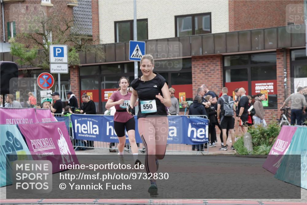 10.05.2026 - 8. Wedeler Halbmarathon Yannick Fuchs http://msf.ph/oto/9732830 10.05.2026 12:25:43 Ziel 314, 550 meine-sportfotos.de