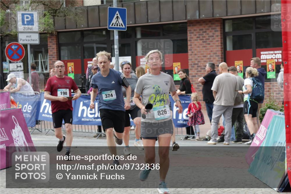 10.05.2026 - 8. Wedeler Halbmarathon Yannick Fuchs http://msf.ph/oto/9732836 10.05.2026 11:47:33 Ziel 160, 198, 564, 826, 1041 meine-sportfotos.de
