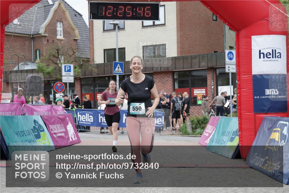 10.05.2026 - 8. Wedeler Halbmarathon Yannick Fuchs http://msf.ph/oto/9732840 10.05.2026 12:25:44 Ziel 314, 550 meine-sportfotos.de