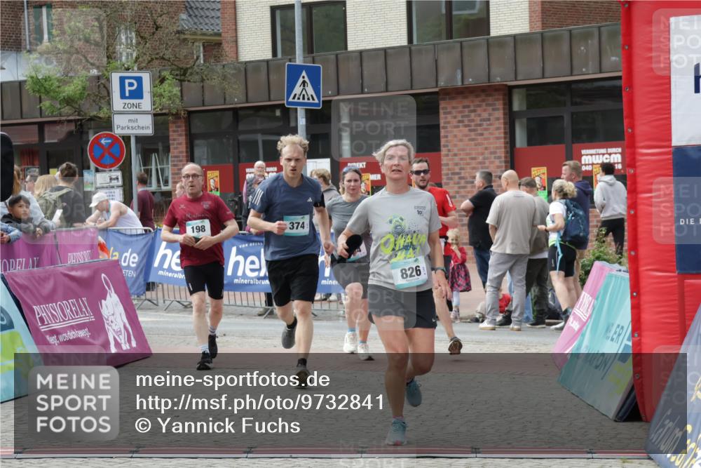 10.05.2026 - 8. Wedeler Halbmarathon Yannick Fuchs http://msf.ph/oto/9732841 10.05.2026 11:47:33 Ziel 160, 198, 564, 826, 1041 meine-sportfotos.de