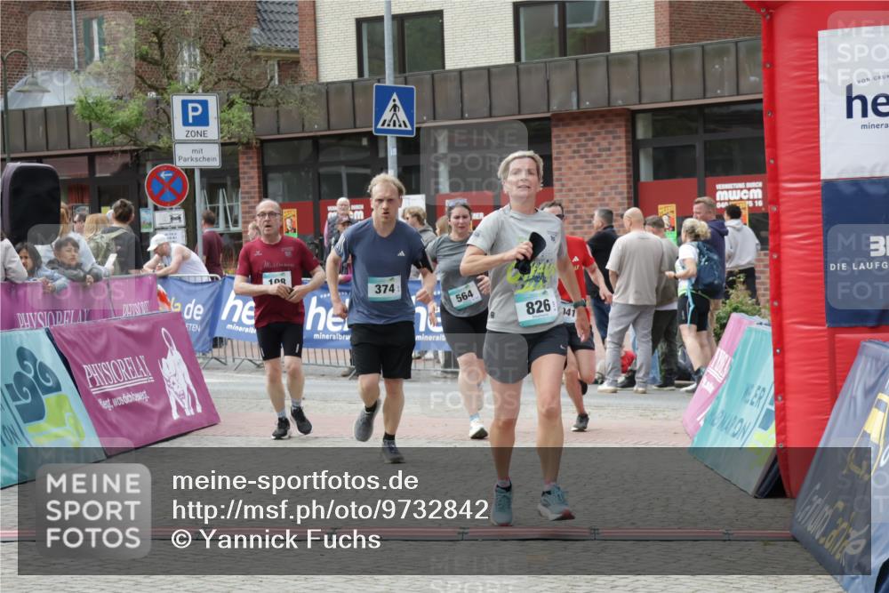 10.05.2026 - 8. Wedeler Halbmarathon Yannick Fuchs http://msf.ph/oto/9732842 10.05.2026 11:47:33 Ziel 160, 198, 564, 826, 1041 meine-sportfotos.de