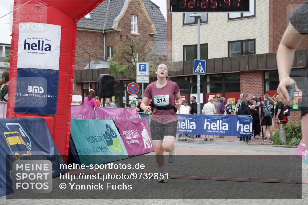 10.05.2026 - 8. Wedeler Halbmarathon Yannick Fuchs http://msf.ph/oto/9732851 10.05.2026 12:25:45 Ziel 292, 314, 550 meine-sportfotos.de