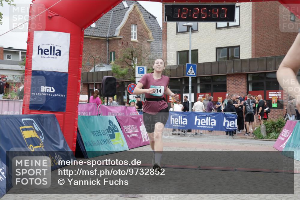 10.05.2026 - 8. Wedeler Halbmarathon Yannick Fuchs http://msf.ph/oto/9732852 10.05.2026 12:25:45 Ziel 292, 314, 550 meine-sportfotos.de