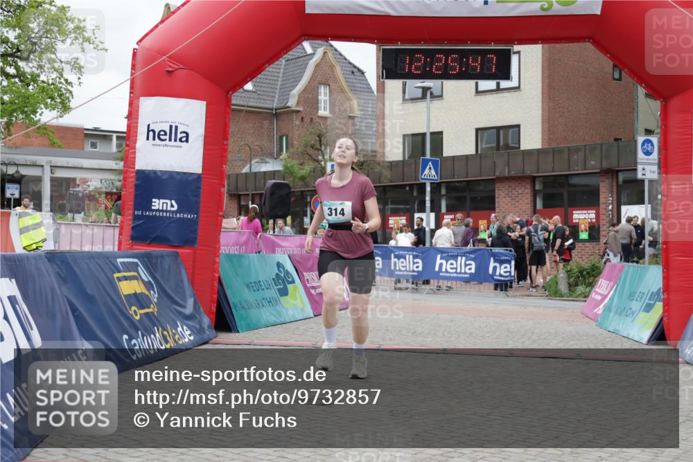 10.05.2026 - 8. Wedeler Halbmarathon Yannick Fuchs http://msf.ph/oto/9732857 10.05.2026 12:25:45 Ziel 292, 314, 550 meine-sportfotos.de