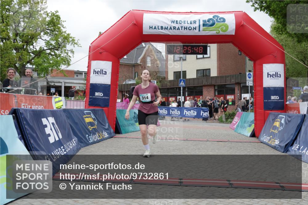 10.05.2026 - 8. Wedeler Halbmarathon Yannick Fuchs http://msf.ph/oto/9732861 10.05.2026 12:25:46 Ziel 292, 314, 550 meine-sportfotos.de