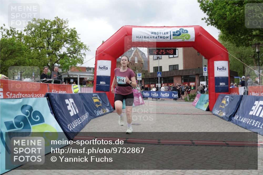 10.05.2026 - 8. Wedeler Halbmarathon Yannick Fuchs http://msf.ph/oto/9732867 10.05.2026 12:25:46 Ziel 292, 314, 550 meine-sportfotos.de