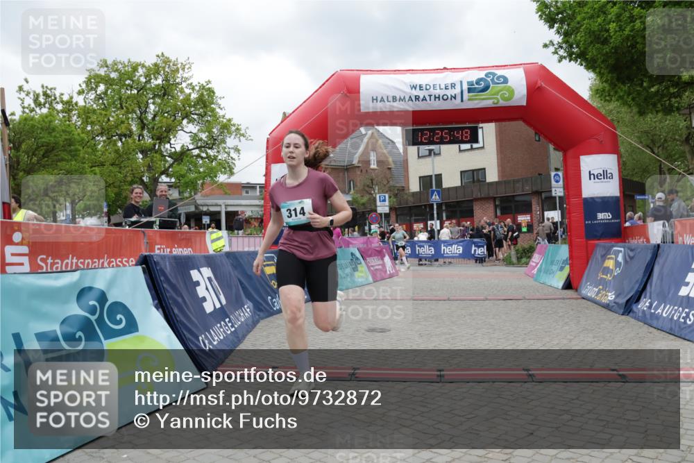 10.05.2026 - 8. Wedeler Halbmarathon Yannick Fuchs http://msf.ph/oto/9732872 10.05.2026 12:25:47 Ziel 292, 314, 550 meine-sportfotos.de