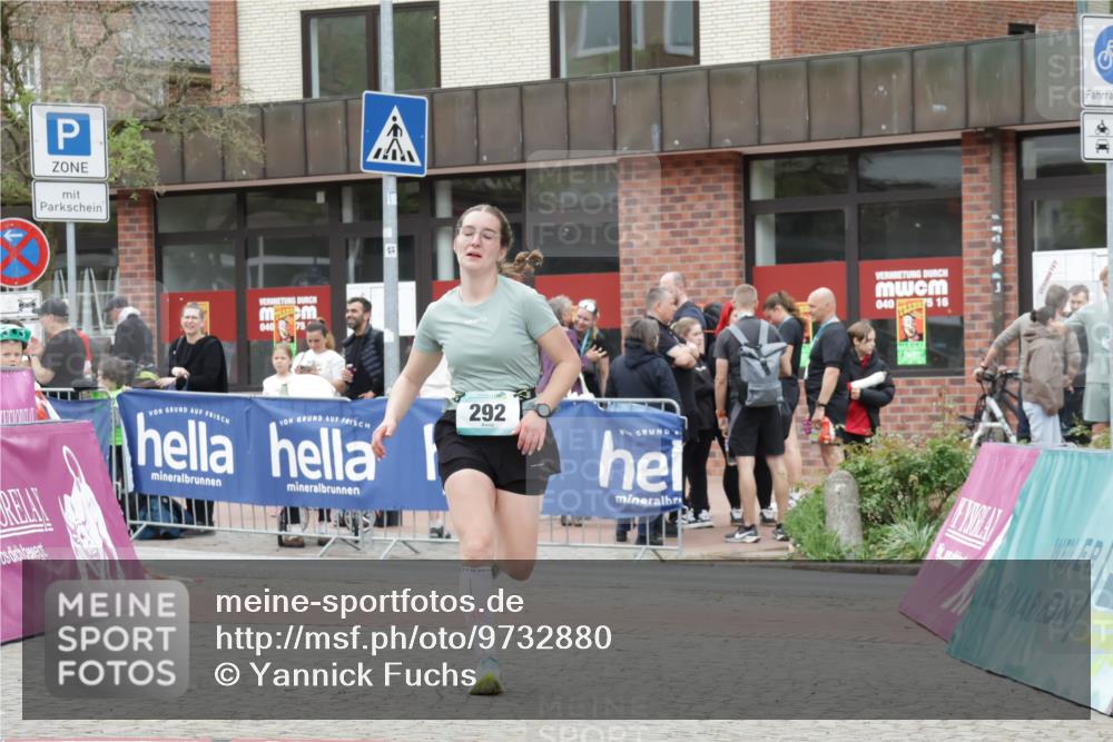 10.05.2026 - 8. Wedeler Halbmarathon Yannick Fuchs http://msf.ph/oto/9732880 10.05.2026 12:25:49 Ziel 292, 314, 550 meine-sportfotos.de