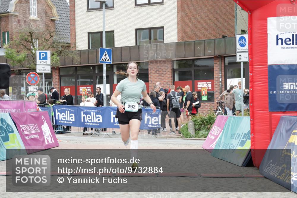 10.05.2026 - 8. Wedeler Halbmarathon Yannick Fuchs http://msf.ph/oto/9732884 10.05.2026 12:25:49 Ziel 292, 314, 550 meine-sportfotos.de