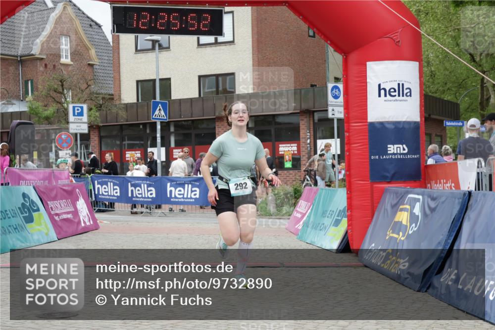 10.05.2026 - 8. Wedeler Halbmarathon Yannick Fuchs http://msf.ph/oto/9732890 10.05.2026 12:25:50 Ziel 292, 314, 550 meine-sportfotos.de