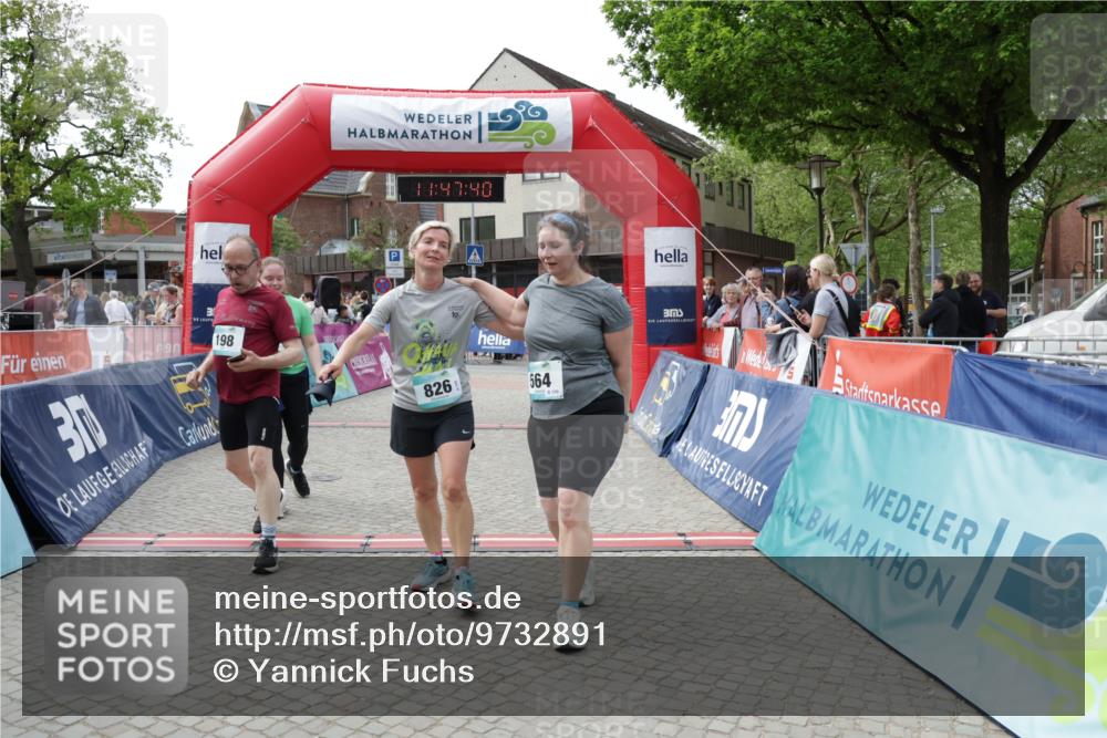 10.05.2026 - 8. Wedeler Halbmarathon Yannick Fuchs http://msf.ph/oto/9732891 10.05.2026 11:47:38 Ziel 198, 564, 826, 1041, 2010 meine-sportfotos.de