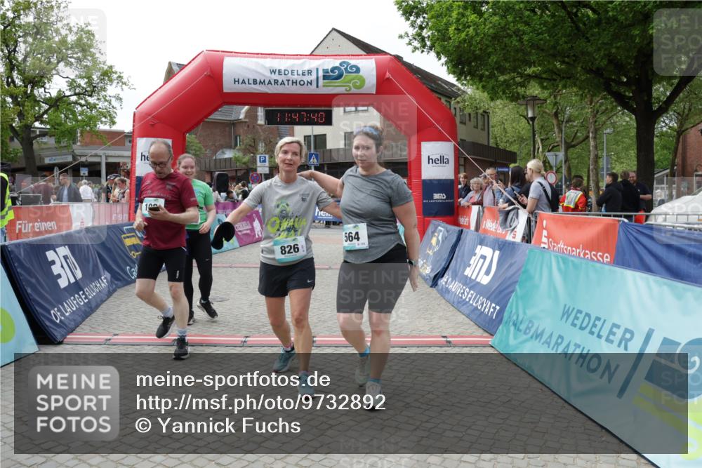 10.05.2026 - 8. Wedeler Halbmarathon Yannick Fuchs http://msf.ph/oto/9732892 10.05.2026 11:47:39 Ziel 198, 564, 826, 1041, 2010 meine-sportfotos.de