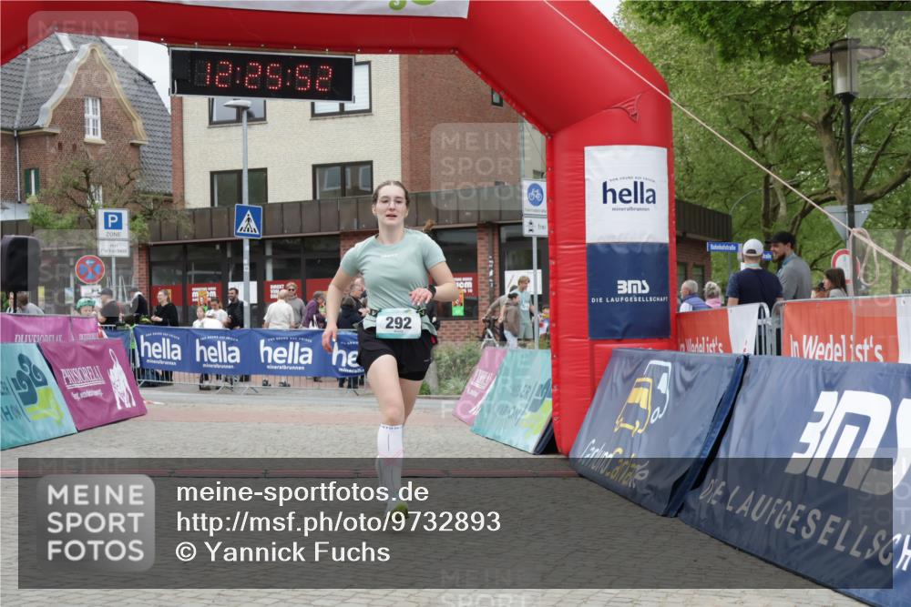 10.05.2026 - 8. Wedeler Halbmarathon Yannick Fuchs http://msf.ph/oto/9732893 10.05.2026 12:25:50 Ziel 292, 314, 550 meine-sportfotos.de