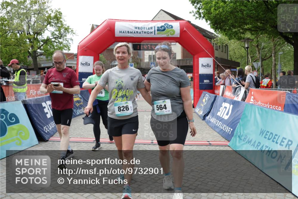 10.05.2026 - 8. Wedeler Halbmarathon Yannick Fuchs http://msf.ph/oto/9732901 10.05.2026 11:47:39 Ziel 198, 564, 826, 1041, 2010 meine-sportfotos.de
