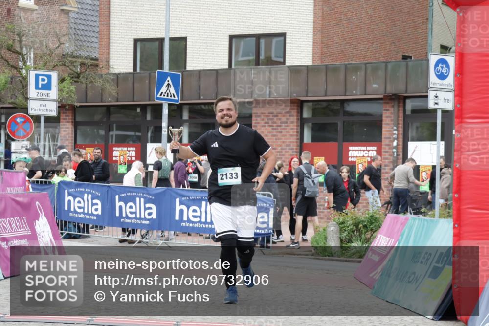 10.05.2026 - 8. Wedeler Halbmarathon Yannick Fuchs http://msf.ph/oto/9732906 10.05.2026 12:26:17 Ziel 2133 meine-sportfotos.de