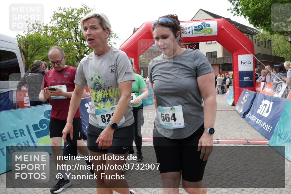 10.05.2026 - 8. Wedeler Halbmarathon Yannick Fuchs http://msf.ph/oto/9732907 10.05.2026 11:47:40 Ziel 198, 564, 1041, 2010 meine-sportfotos.de
