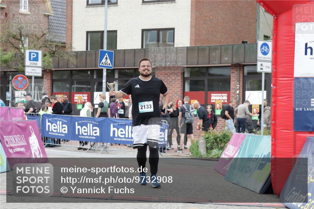 10.05.2026 - 8. Wedeler Halbmarathon Yannick Fuchs http://msf.ph/oto/9732908 10.05.2026 12:26:17 Ziel 2133 meine-sportfotos.de
