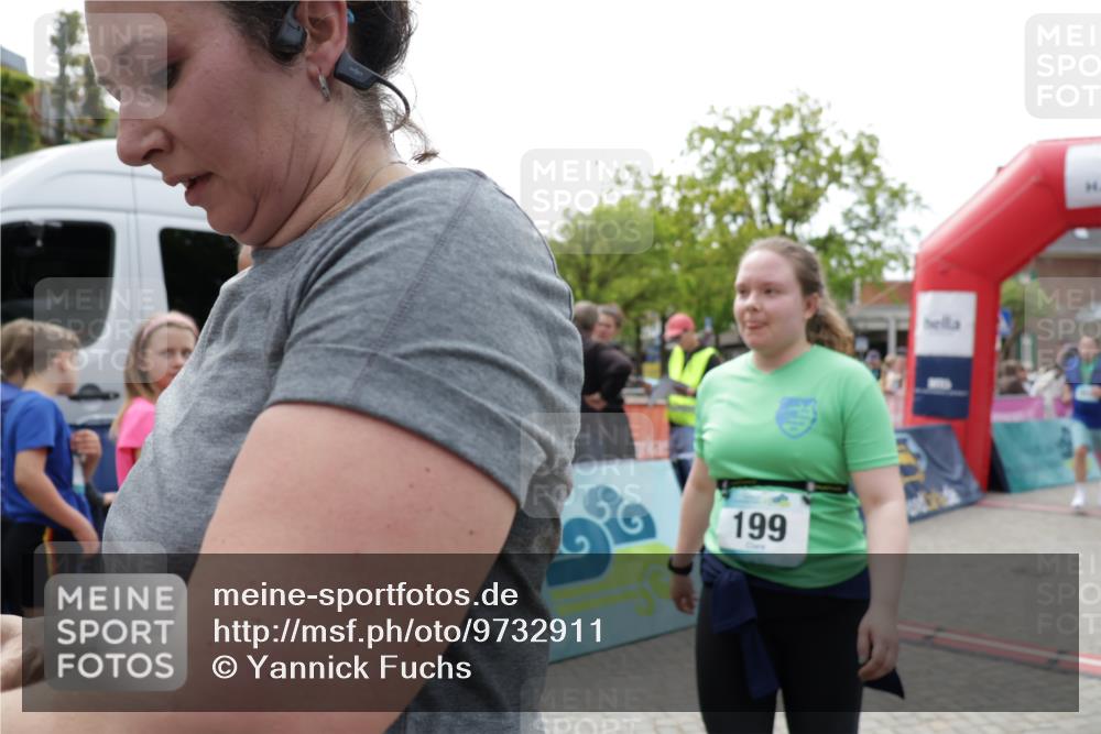 10.05.2026 - 8. Wedeler Halbmarathon Yannick Fuchs http://msf.ph/oto/9732911 10.05.2026 11:47:42 Ziel 2010 meine-sportfotos.de