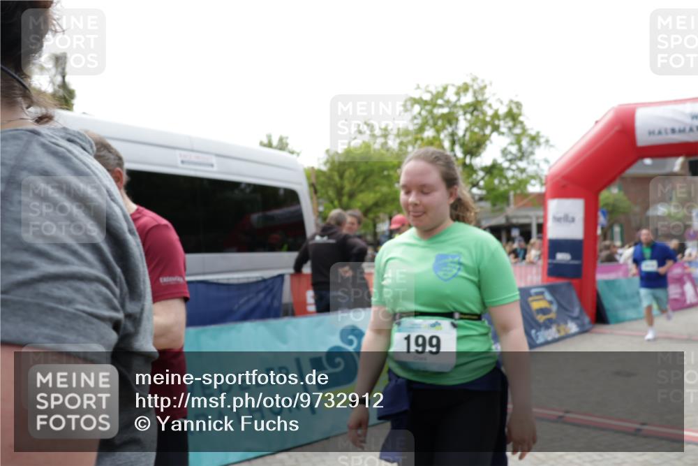 10.05.2026 - 8. Wedeler Halbmarathon Yannick Fuchs http://msf.ph/oto/9732912 10.05.2026 11:47:42 Ziel 2010 meine-sportfotos.de
