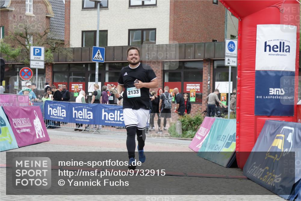 10.05.2026 - 8. Wedeler Halbmarathon Yannick Fuchs http://msf.ph/oto/9732915 10.05.2026 12:26:17 Ziel 2133 meine-sportfotos.de