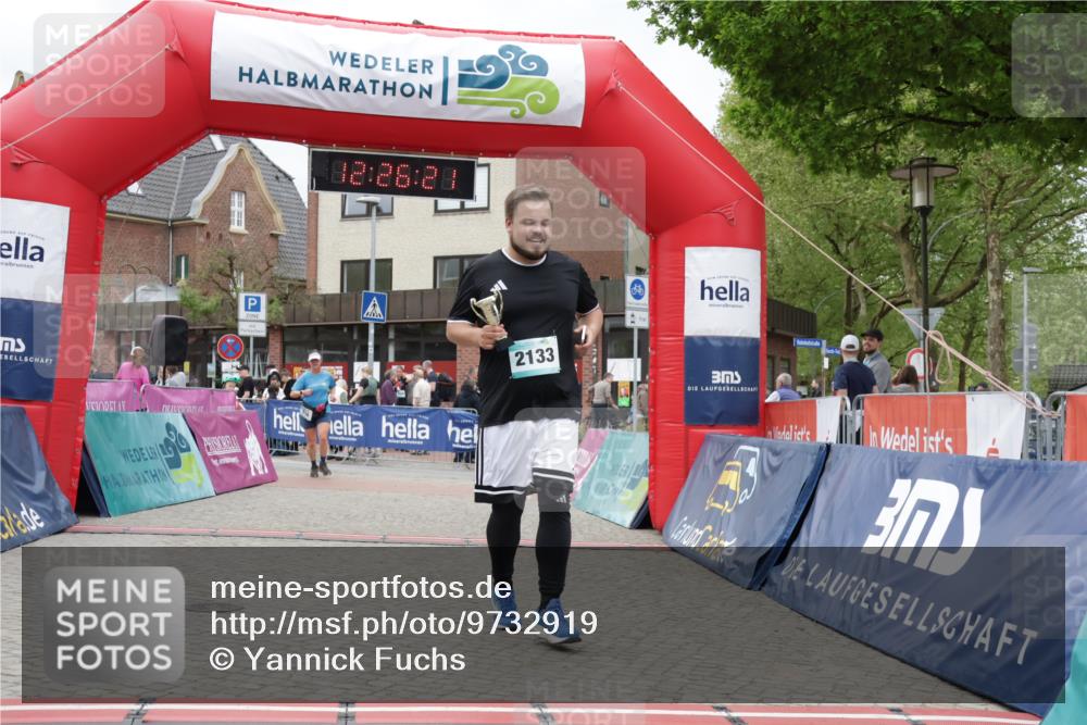 10.05.2026 - 8. Wedeler Halbmarathon Yannick Fuchs http://msf.ph/oto/9732919 10.05.2026 12:26:19 Ziel 716, 2133 meine-sportfotos.de